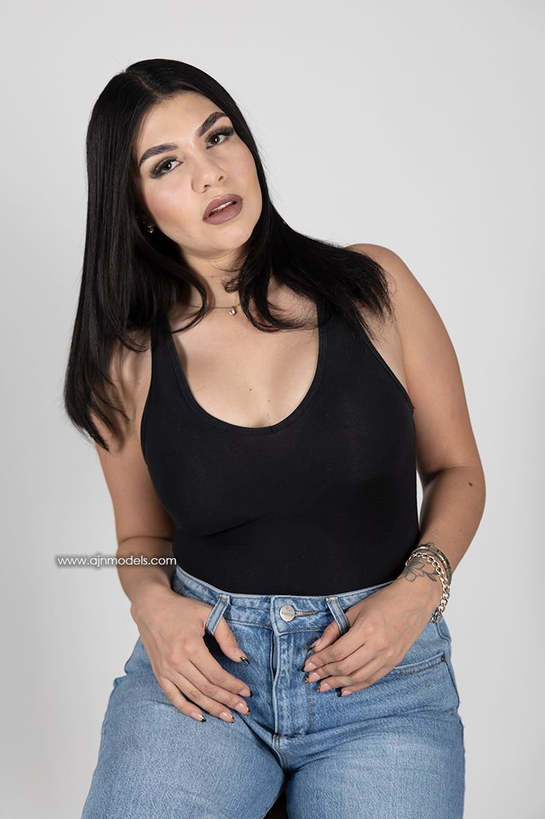 Vanelly - Edecán y modelo Agencia AJ modelos Chihuahua
